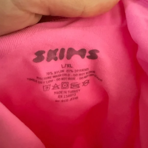 Viral SKIMS bodysuit shape wear - Picture 2 of 3